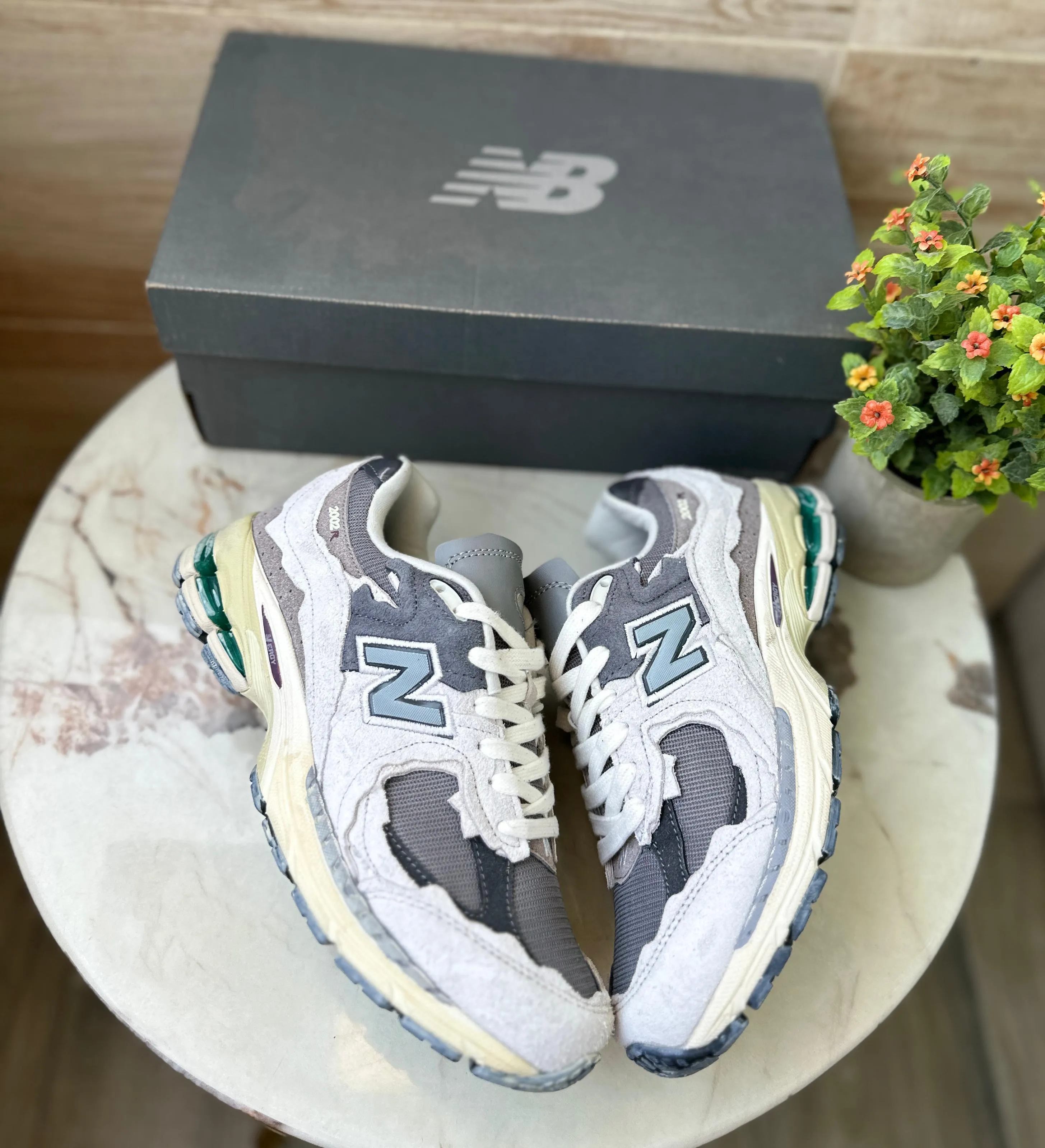 NEW BALANCE 2002r